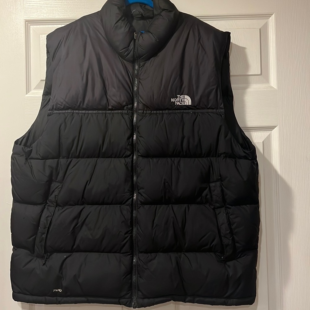 Mens black north face vest in a size XXL
